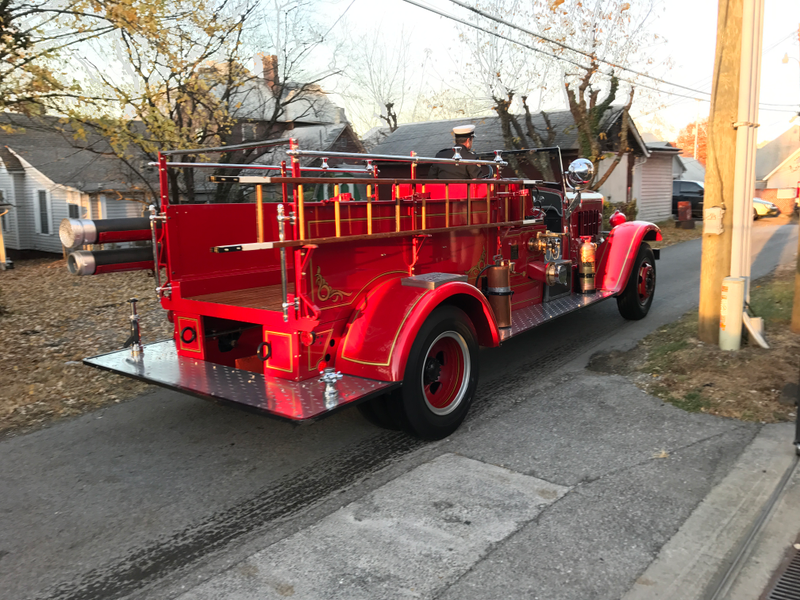 Illustration for article titled I love old fire trucks.